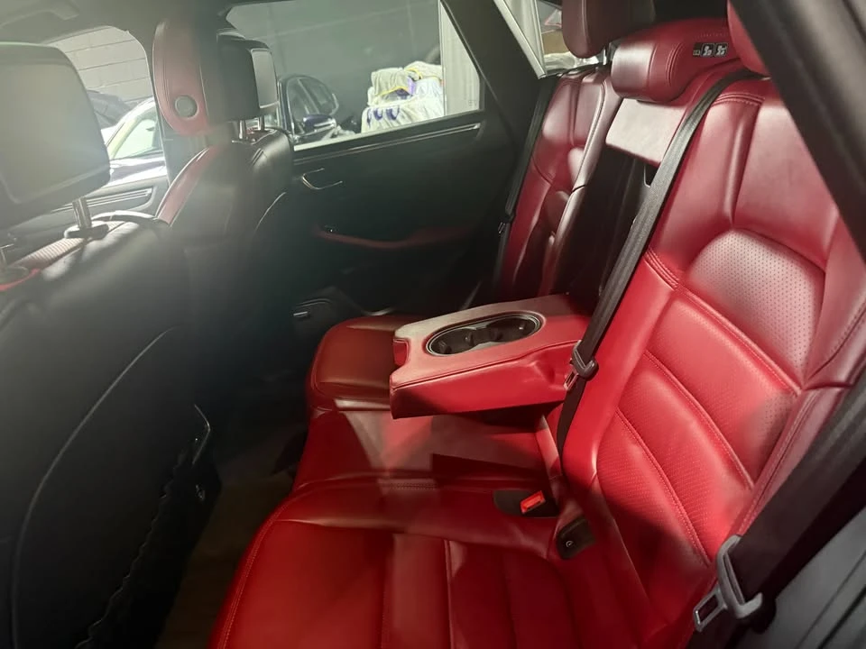2022 Porsche Macan - Image 4 of 11