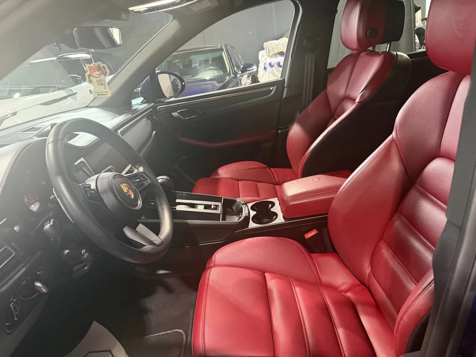 2022 Porsche Macan - Image 3 of 11