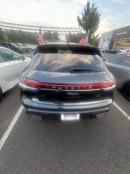 2022 Porsche Macan - Image 3 of 3