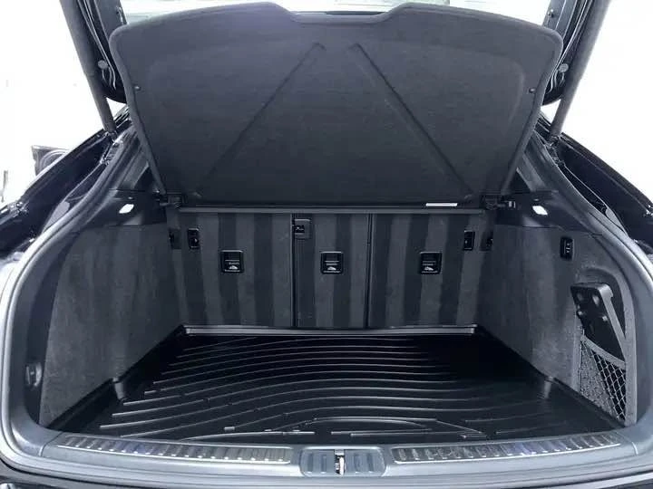 2022 Porsche Macan - Image 12 of 14