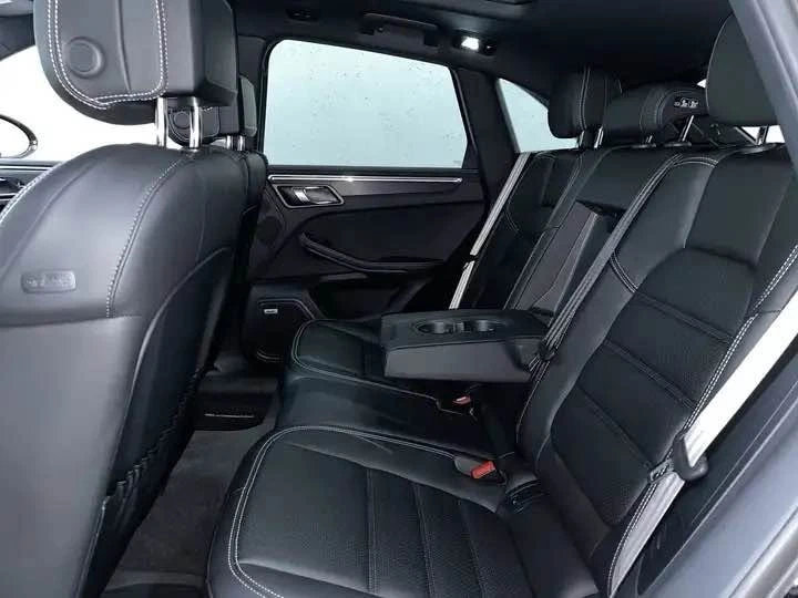 2022 Porsche Macan - Image 11 of 14