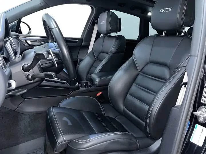 2022 Porsche Macan - Image 7 of 14