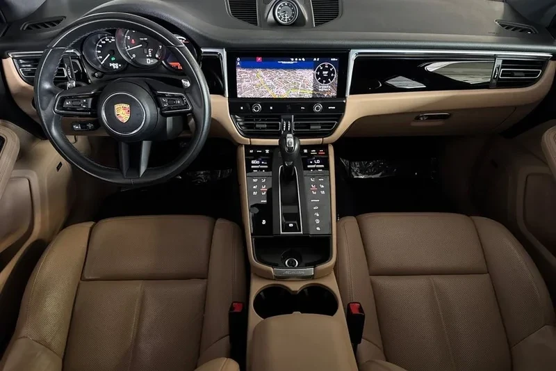 2022 Porsche Macan - Image 12 of 20