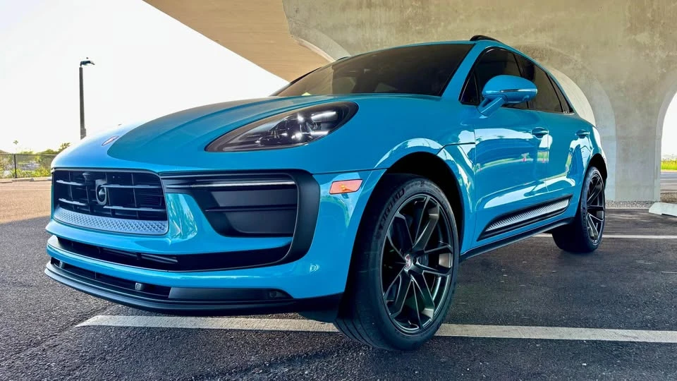 2022 Porsche Macan - Image 14 of 17