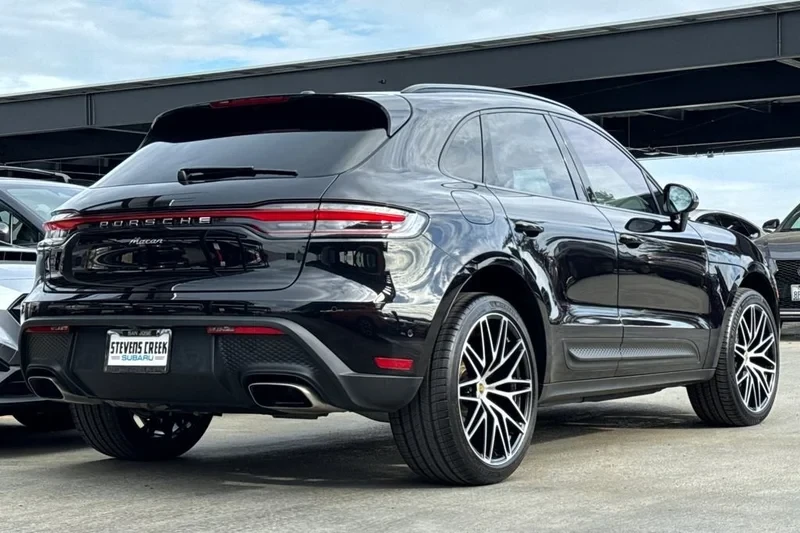 2022 Porsche Macan - Image 3 of 20