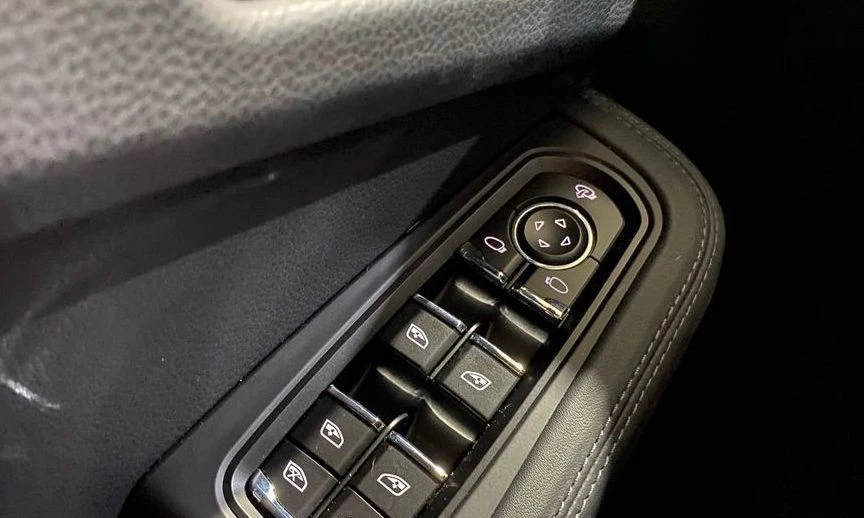 2022 Porsche Macan GTS - Image 9 of 20