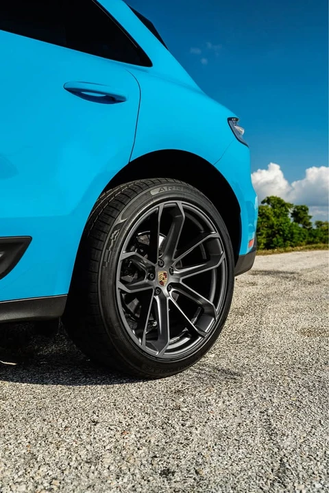 2022 Porsche Macan - Image 8 of 17