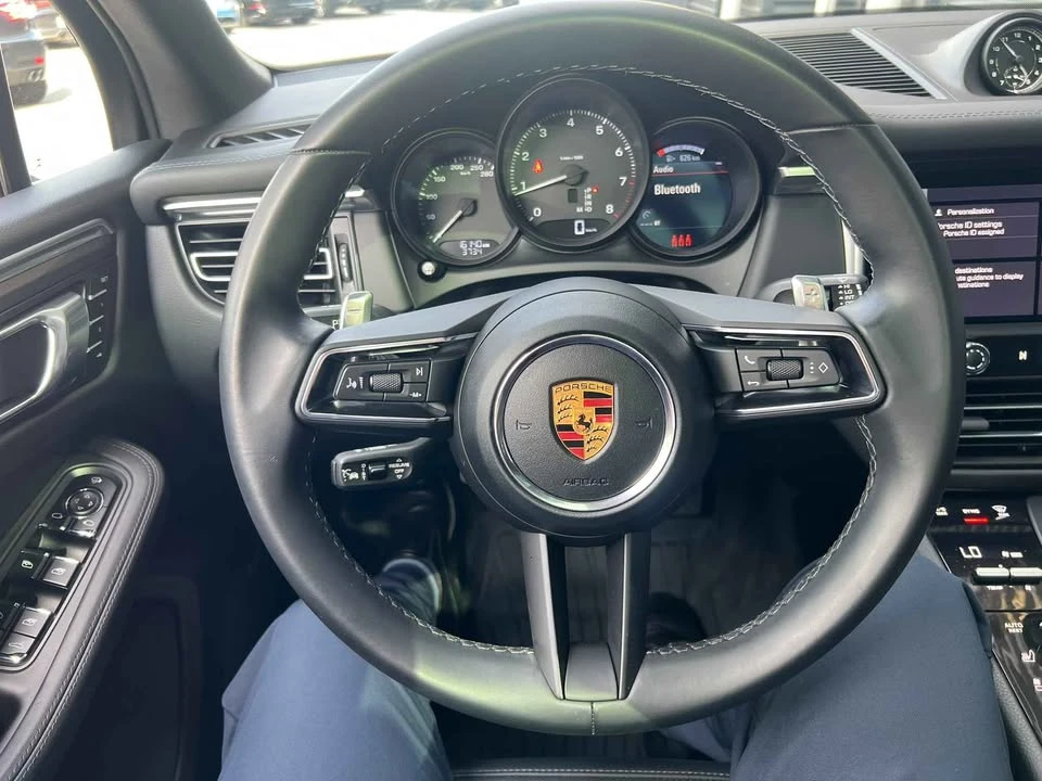 2022 Porsche Macan - Image 10 of 15