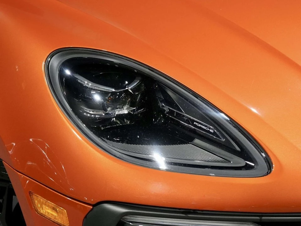 2022 Porsche Macan - Image 4 of 17