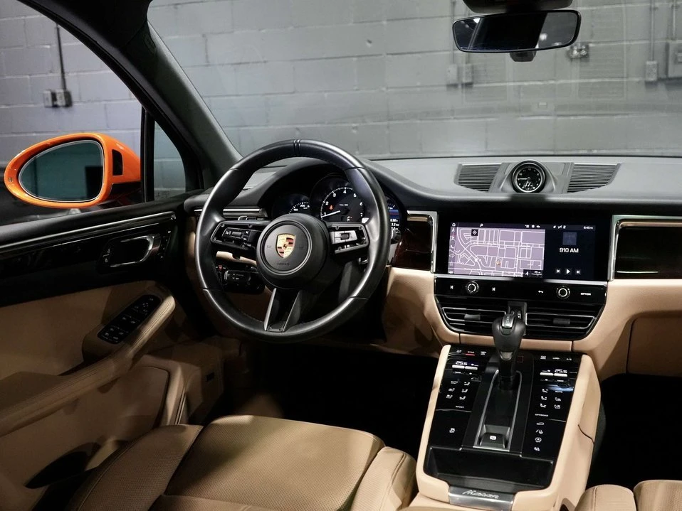 2022 Porsche Macan - Image 10 of 17
