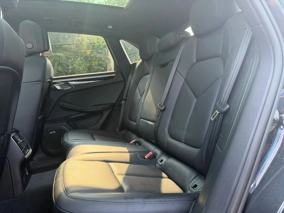 2022 Porsche Macan - Image 12 of 20