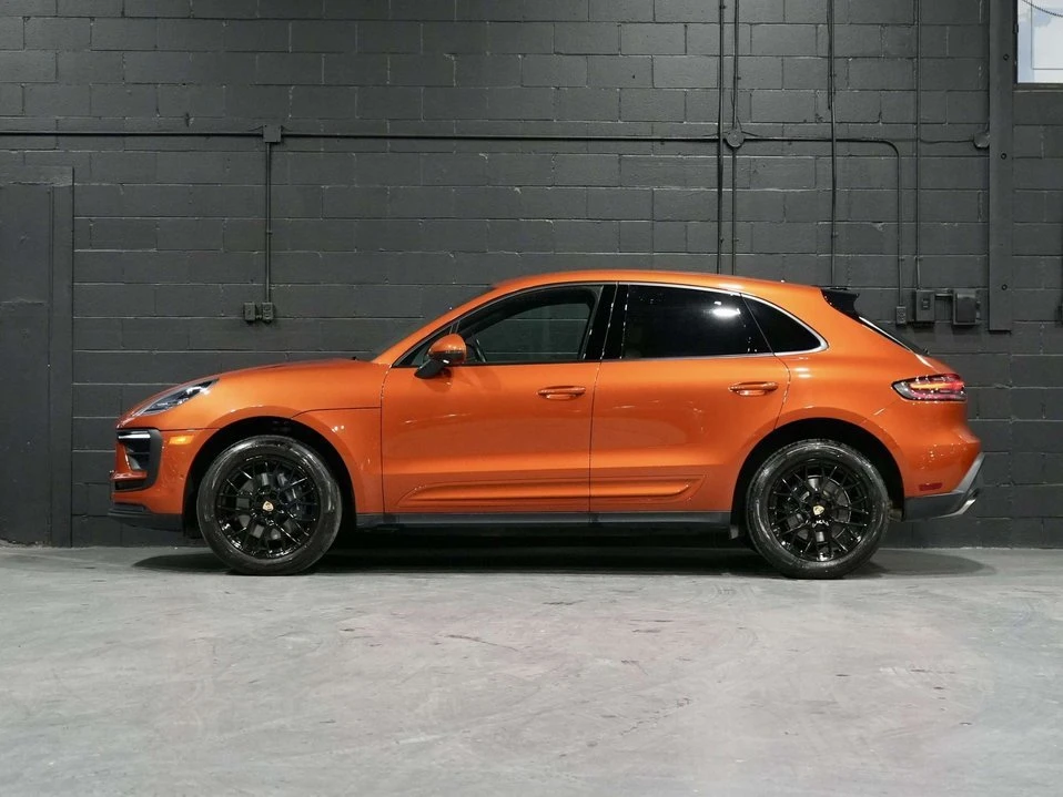 2022 Porsche Macan - Image 6 of 17
