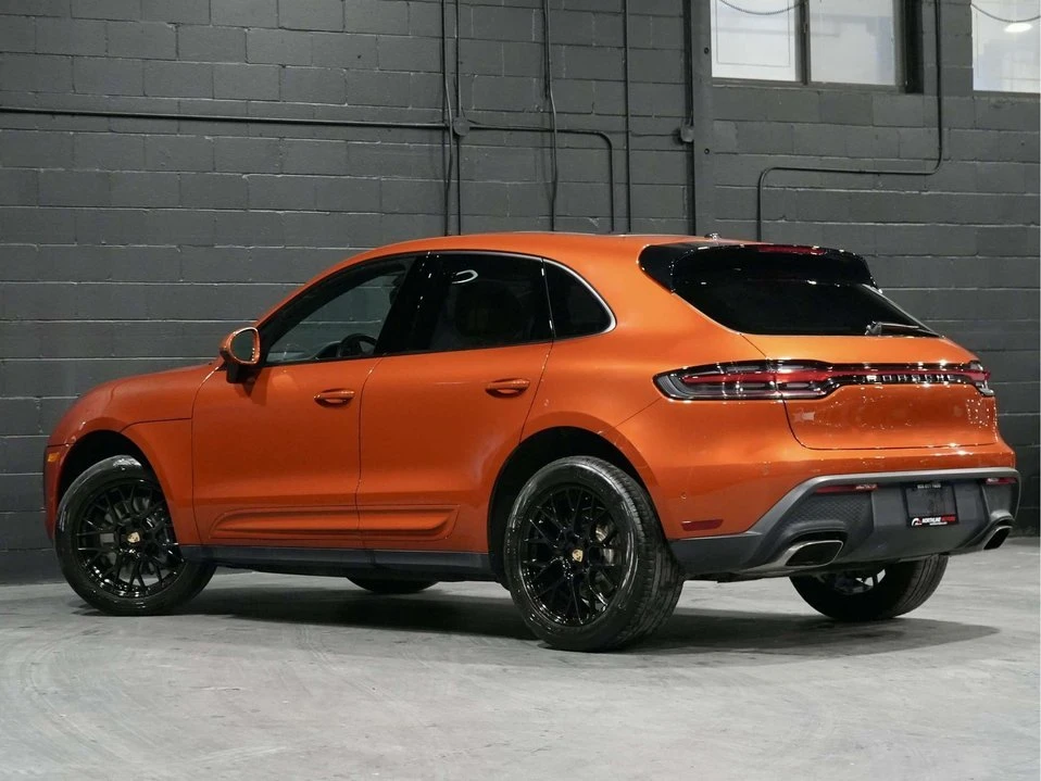 2022 Porsche Macan - Image 7 of 17