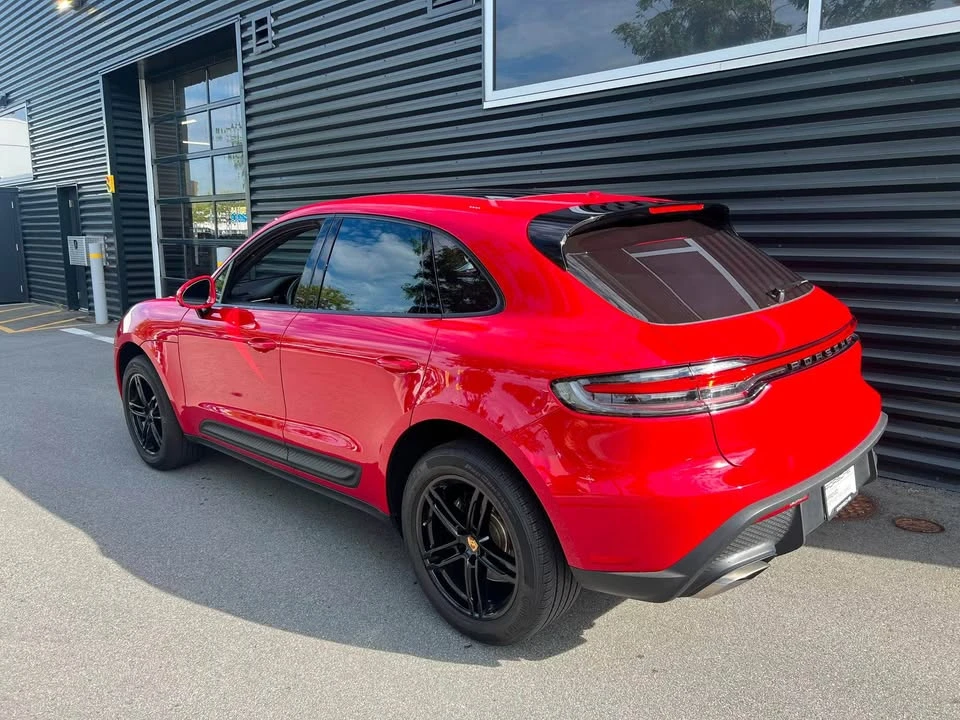2022 Porsche Macan - Image 2 of 11