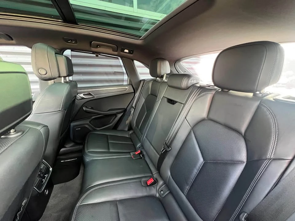 2022 Porsche Macan - Image 8 of 11