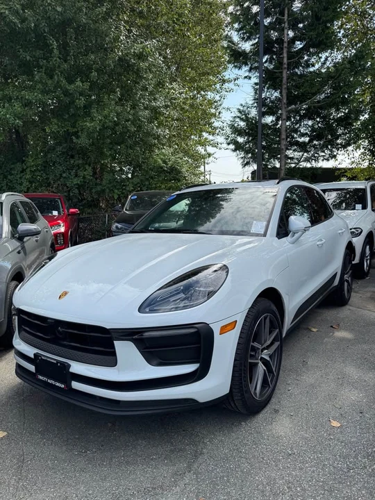 2022 Porsche Macan - Image 2 of 6