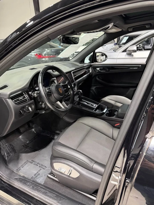 2022 Porsche Macan - Image 5 of 16