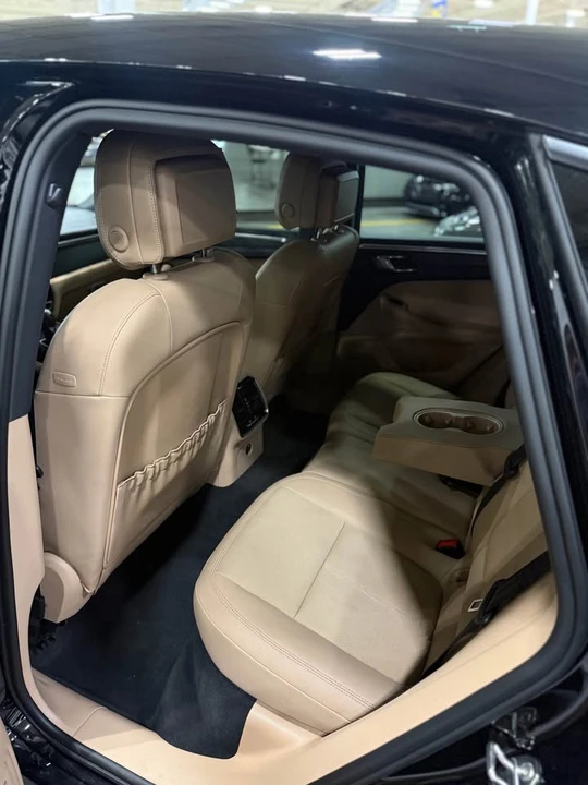 2022 Porsche Macan - Image 7 of 9