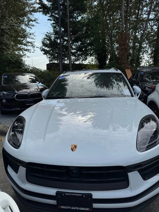 2022 Porsche Macan - Image 4 of 6