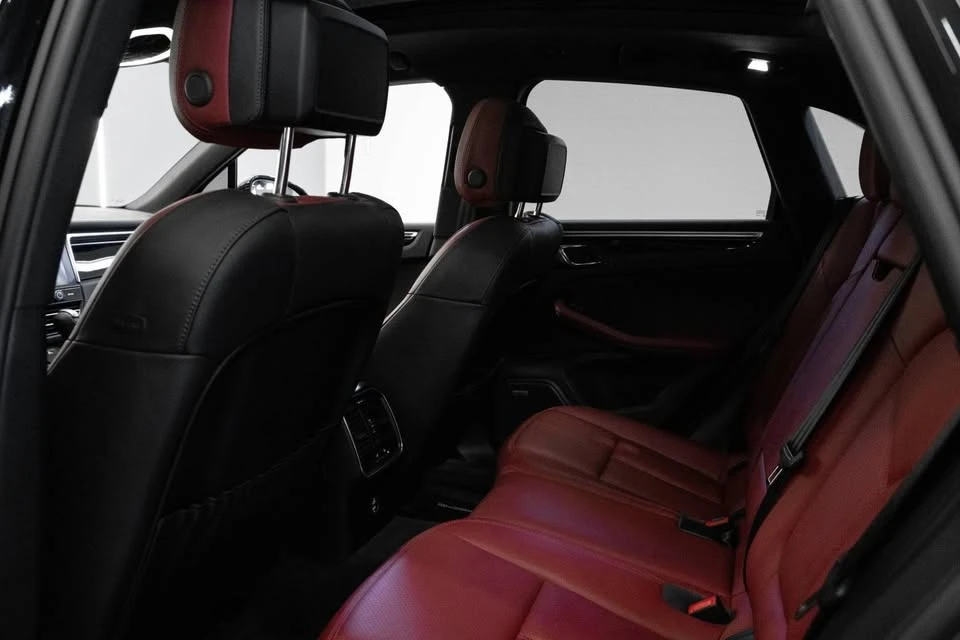 2022 Porsche Macan - Image 11 of 14