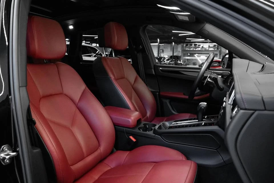 2022 Porsche Macan - Image 12 of 14