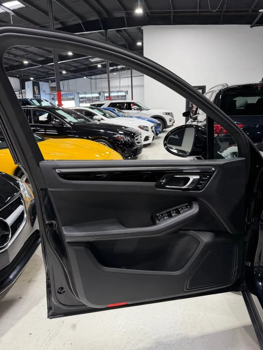 2022 Porsche Macan - Image 4 of 16