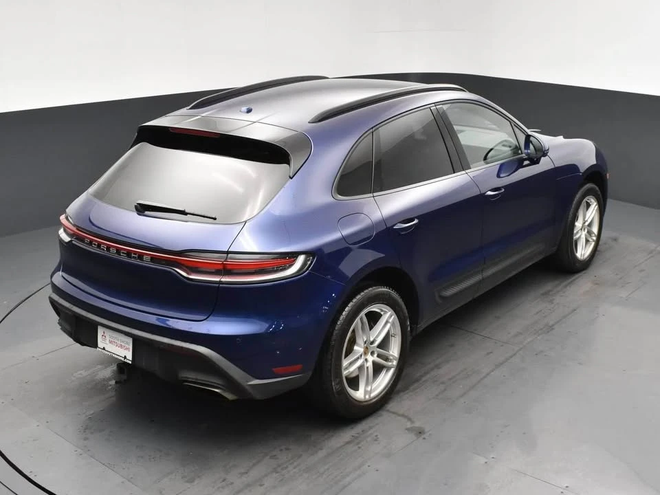 2022 Porsche Macan - Image 12 of 17