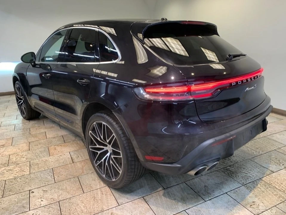 2022 Porsche Macan - Image 11 of 20