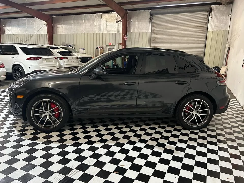 2022 Porsche Macan - Image 8 of 20