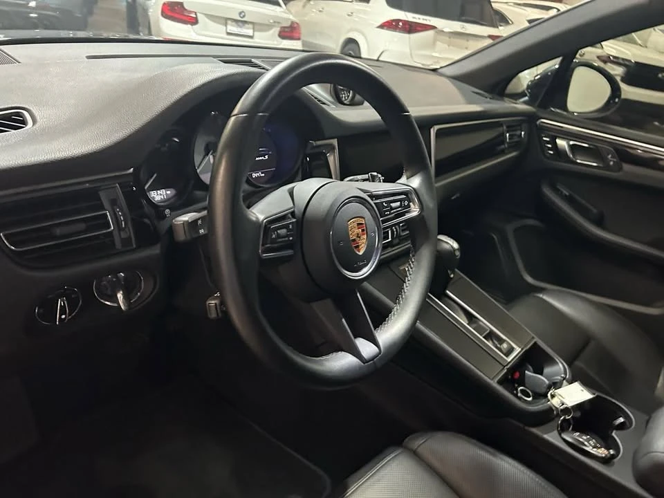 2022 Porsche Macan - Image 12 of 20