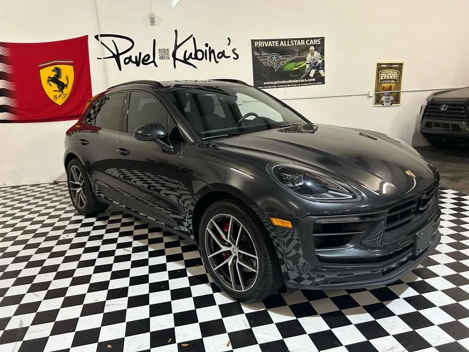2022 Porsche Macan - Image 4 of 20