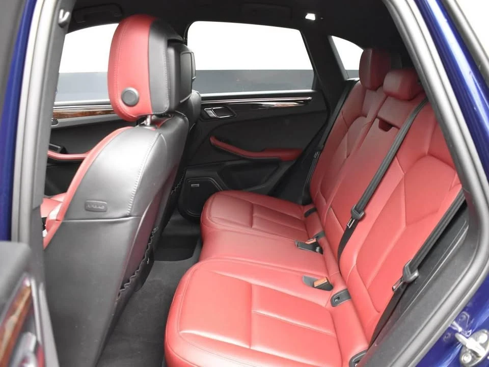 2022 Porsche Macan - Image 7 of 17