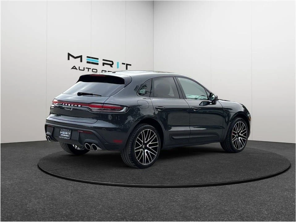 2022 Porsche Macan - Image 9 of 20