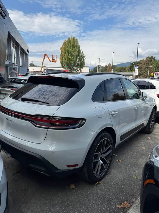 2022 Porsche Macan - Image 3 of 6