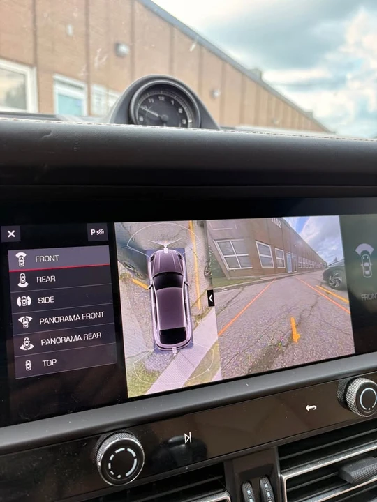 2022 Porsche Macan - Image 7 of 18