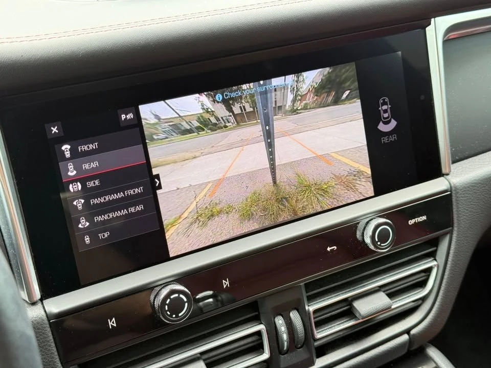 2022 Porsche Macan - Image 17 of 17