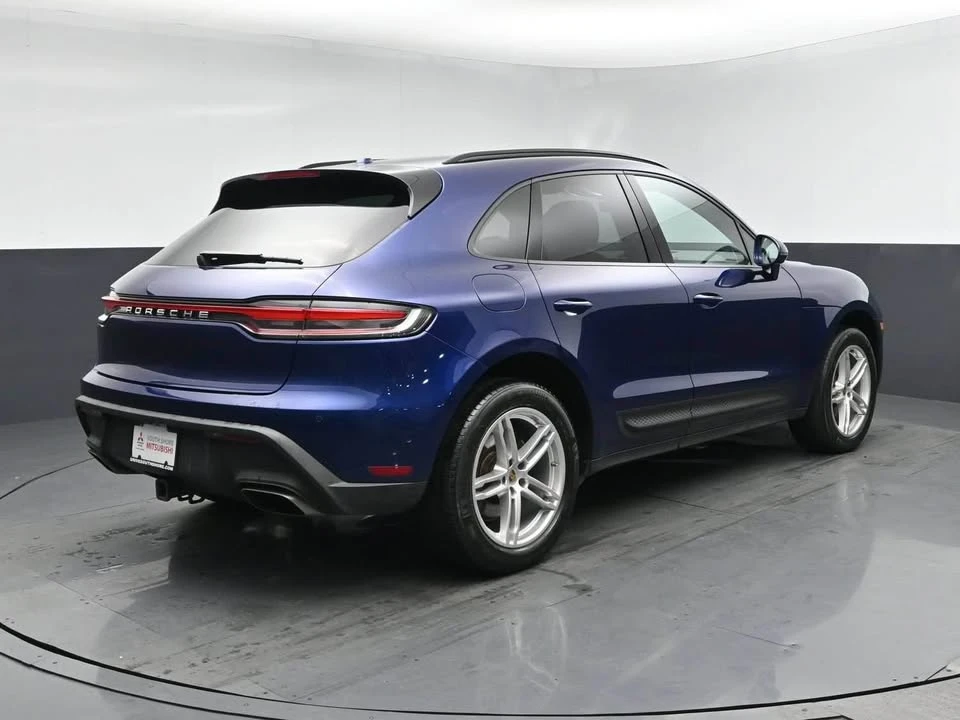 2022 Porsche Macan - Image 14 of 17