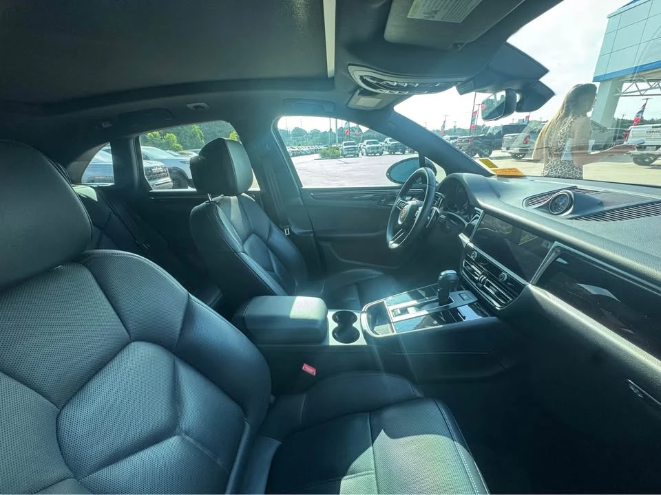 2022 Porsche Macan - Image 3 of 8