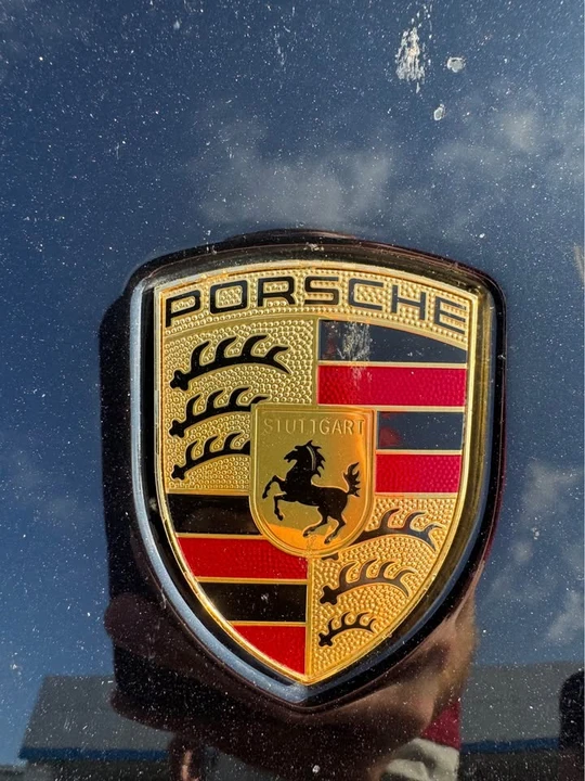 2022 Porsche Macan - Image 2 of 8