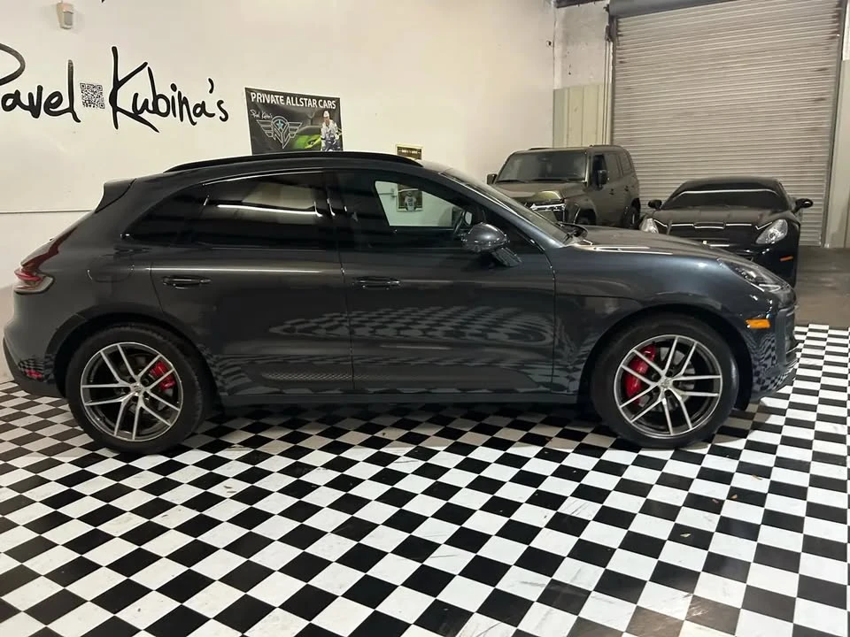 2022 Porsche Macan - Image 5 of 20