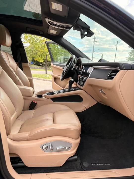 2022 Porsche Macan - Image 9 of 18