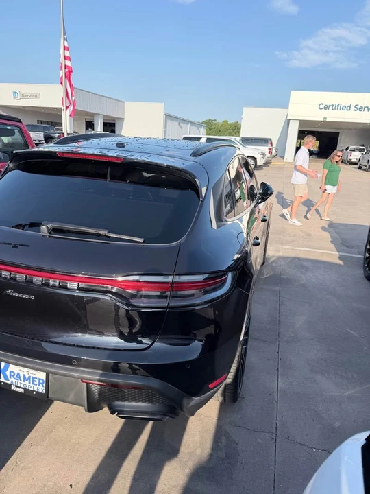 2022 Porsche Macan - Image 3 of 4