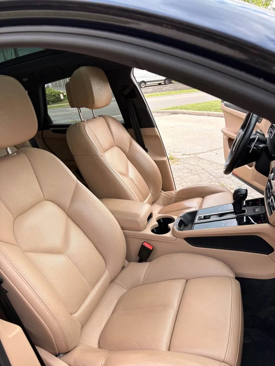 2022 Porsche Macan - Image 10 of 18