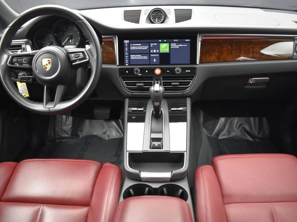 2022 Porsche Macan - Image 9 of 17