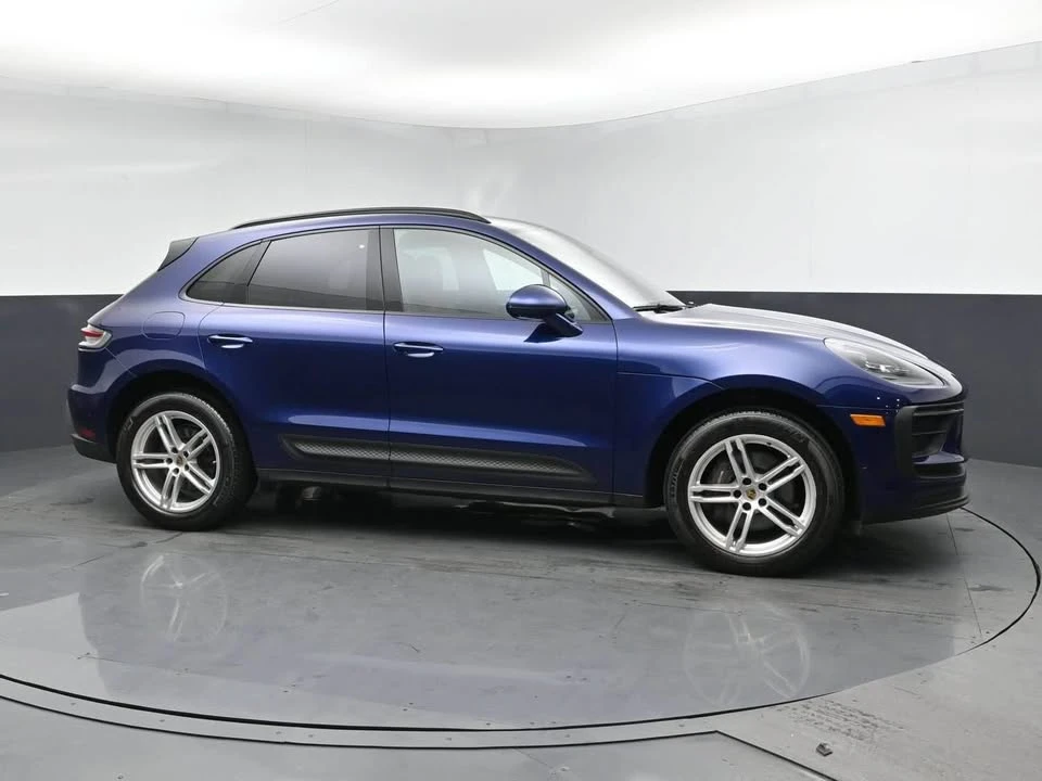 2022 Porsche Macan - Image 4 of 17