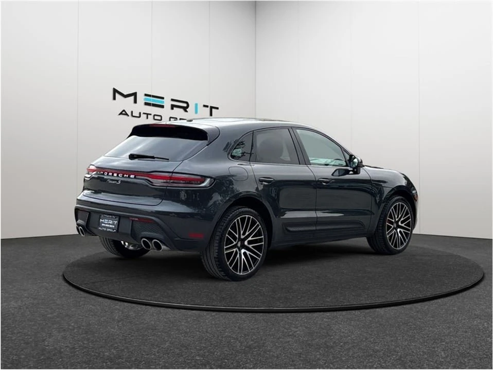 2022 Porsche Macan - Image 9 of 20