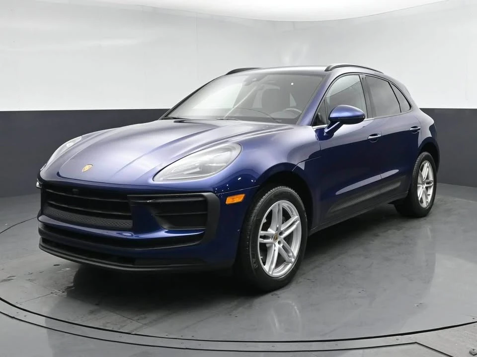 2022 Porsche Macan - Image 13 of 17