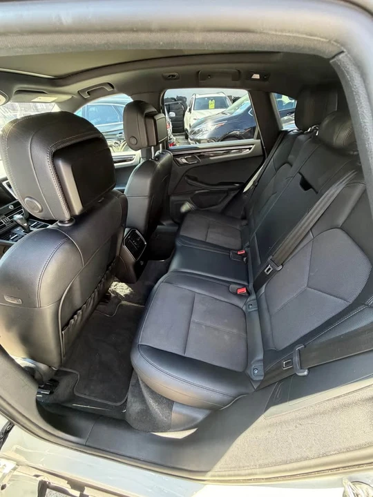 2022 Porsche Macan - Image 11 of 13