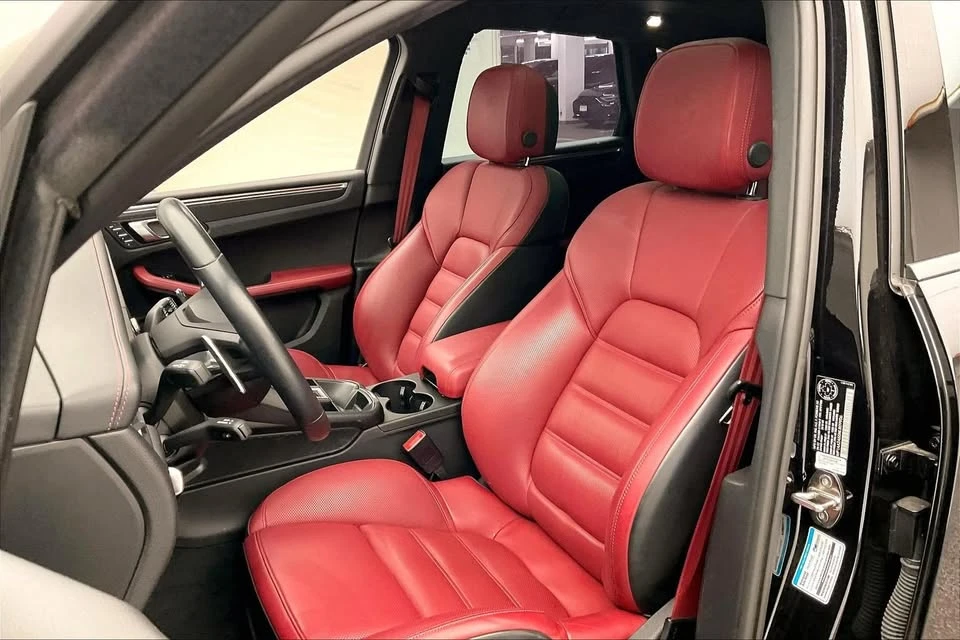 2022 Porsche Macan - Image 7 of 20