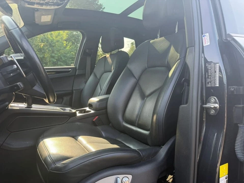 2022 Porsche Macan - Image 8 of 20